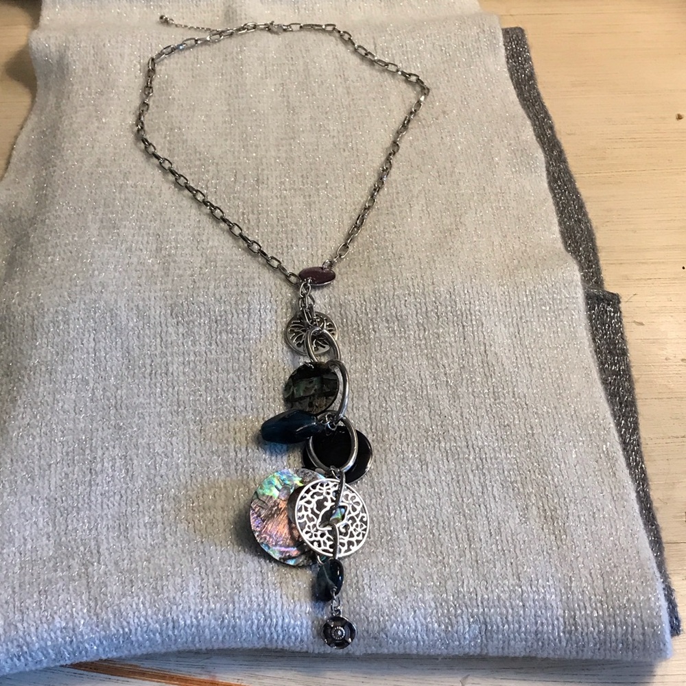 Great sweater necklace by Lia Sophia!  In perfect condition.
